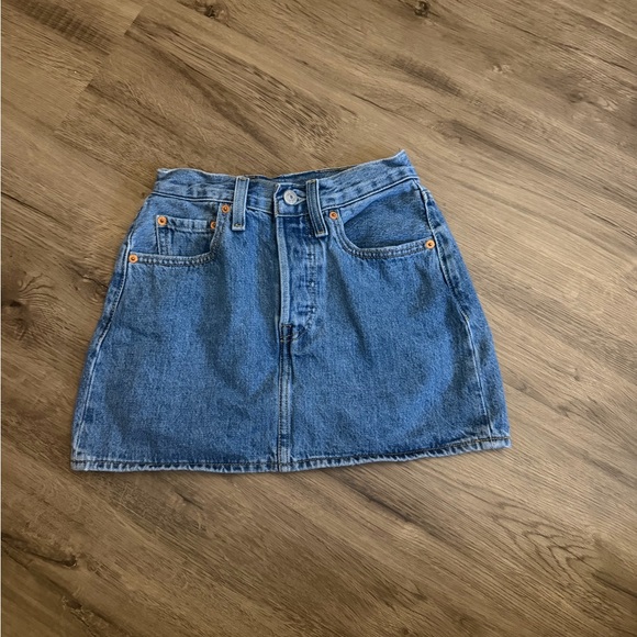 Levi's Dresses & Skirts - Levi’s icon mini skirt